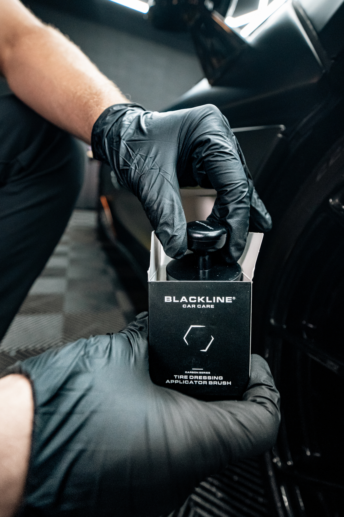 Blackline tire shine applicator brush, image 2