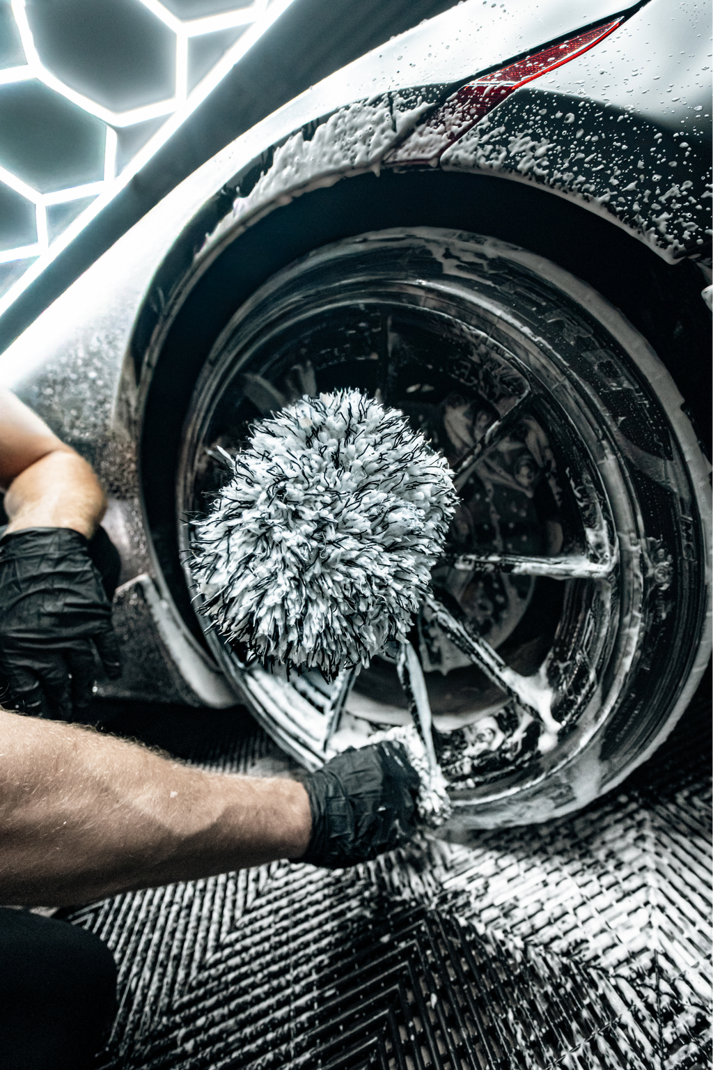 Blackline microfiber wheel mitt, image 3
