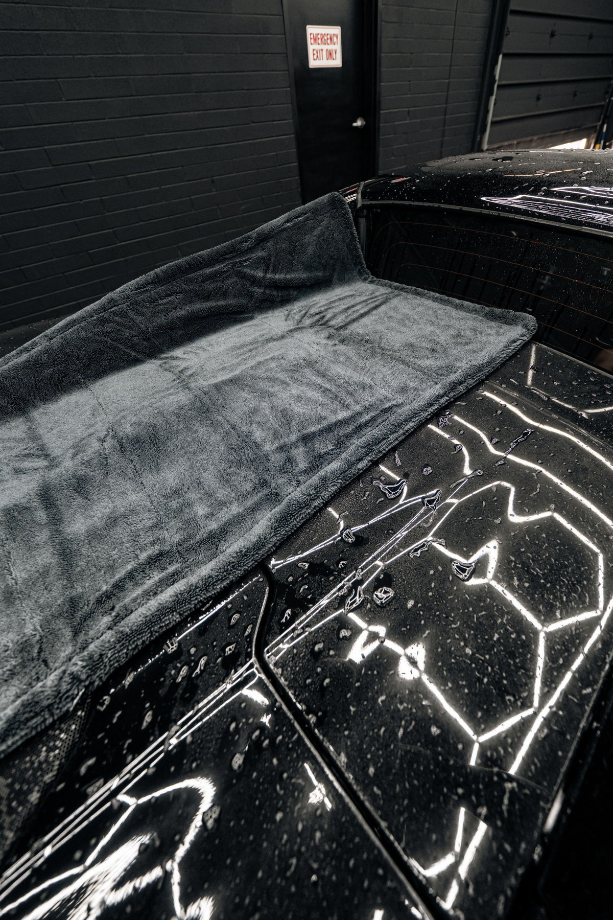 Blackline twisted-loop drying towel, image 7