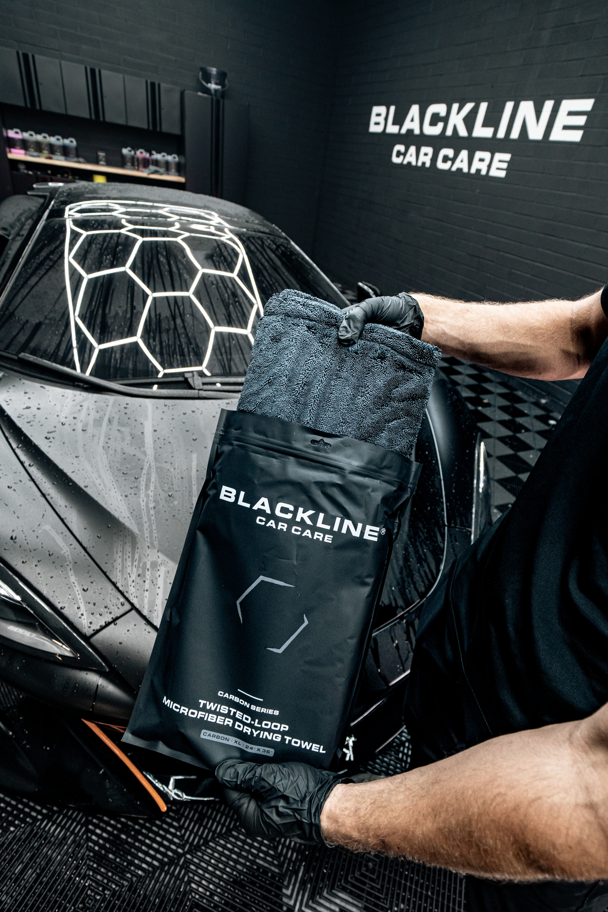Blackline twisted-loop drying towel, image 2