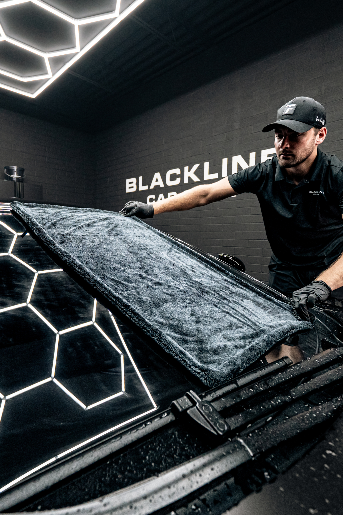 Blackline twisted-loop drying towel, image 3