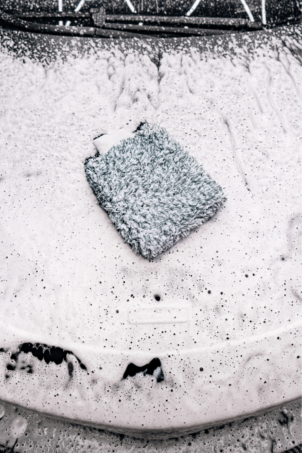 Blackline microfiber wash mitt, image 2